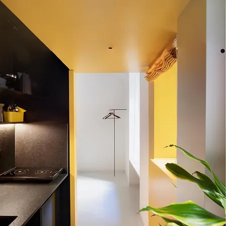 Interno A - * Rom